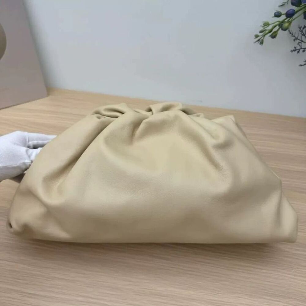 Bottega Veneta Women Pre-Loved Bag Brand New Condition